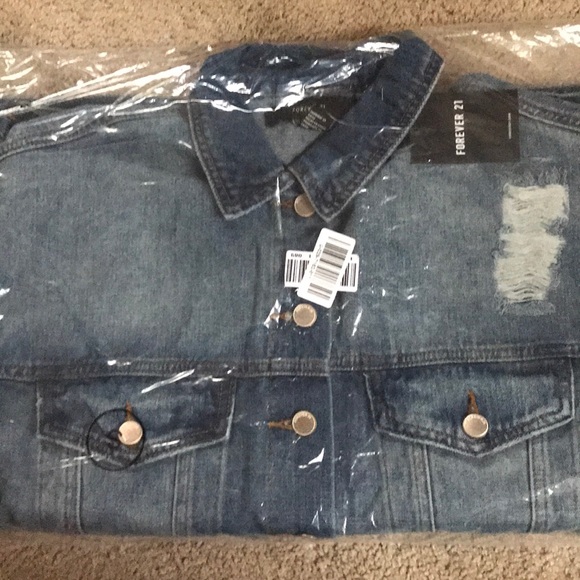 Forever 21 Long Line Distressed Denim Jacket Size S NWT - Picture 2 of 9